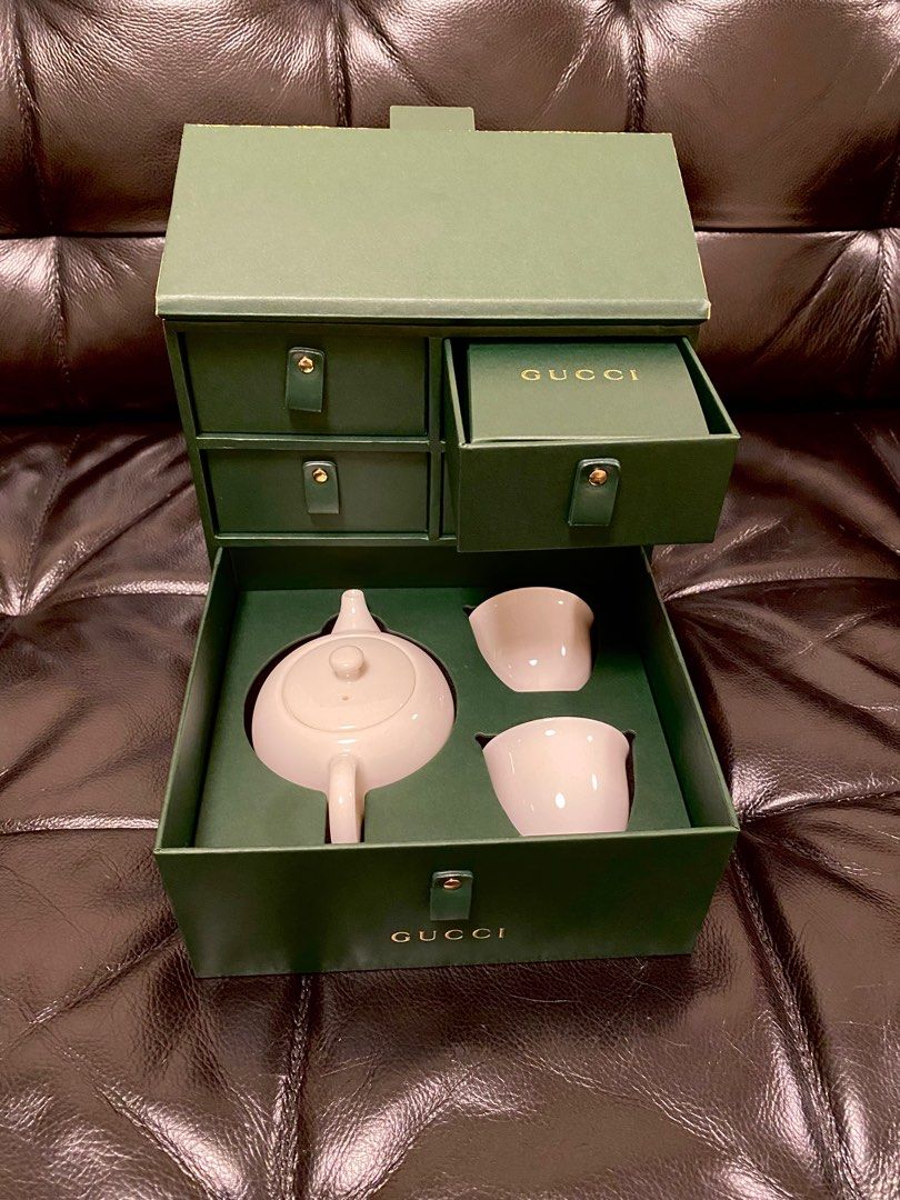 GUCCI mooncake 2023 中秋月餅禮盒tea set 茶具套裝半島酒店, 嘢食& 嘢飲, 禮品籃和禮籃- Carousell
