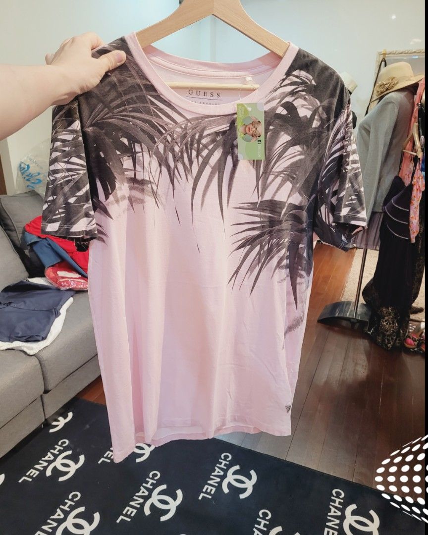 Guess Men s Pink Cotton T Shirt Size S Men s Fashion Tops