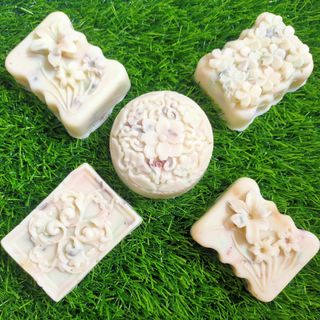 (Category: ) located in . Submitted by dazzlesoapworks (Listing ID 1254004918, Image 1). Description: .