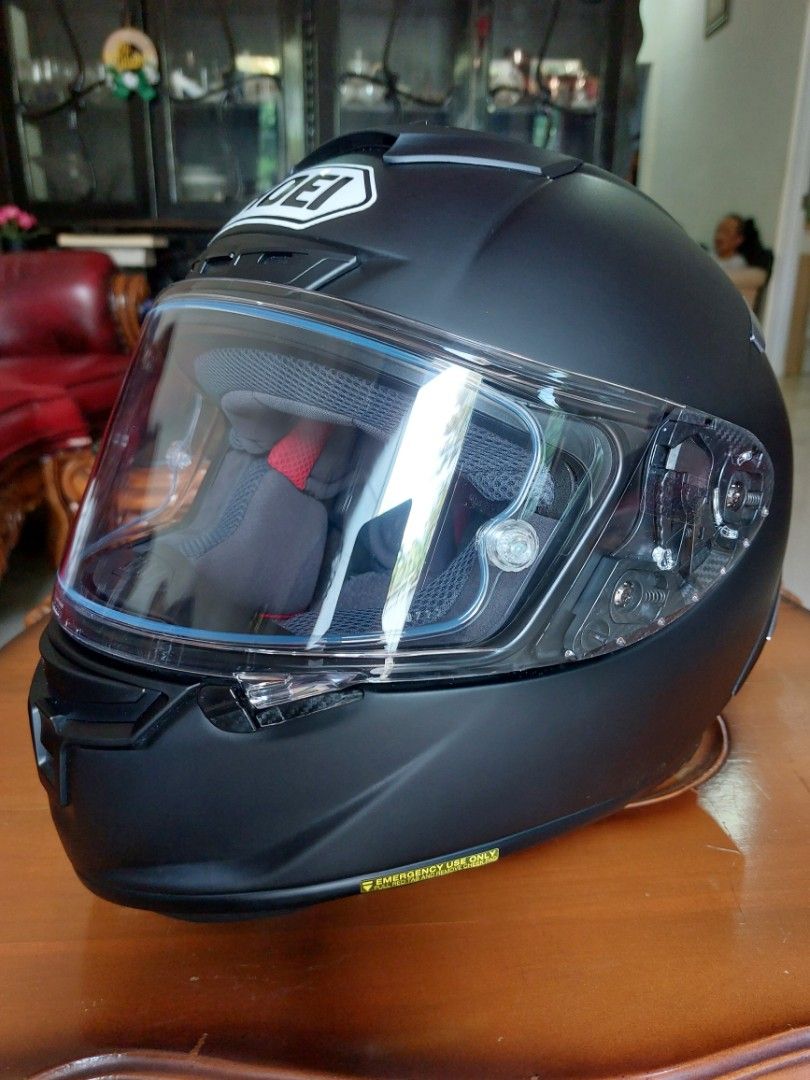 Jual helm clearance shoei second