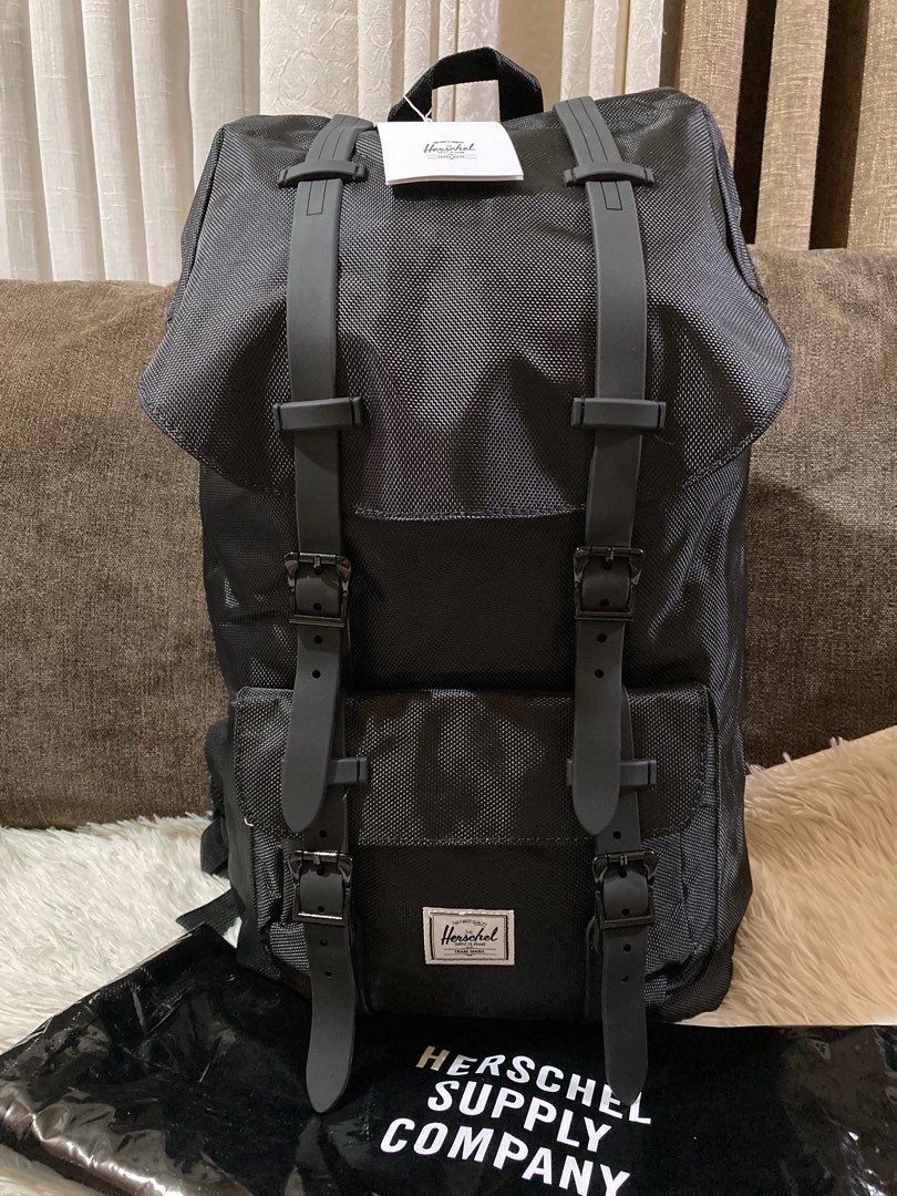 Herschel Backpack 25L All Black Men s Fashion Bags Backpacks on Carousell