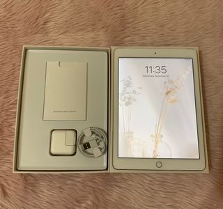 Ipad air 2 (128gb) with sim slot and box (NO ISSUES)
