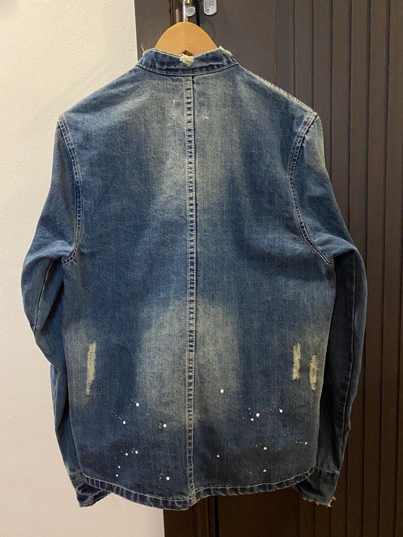 Jacket (Category: Coats, Jackets and Outerwear) located in Petaling Jaya. Submitted by r3mch4n (Listing ID 1255798418, Image 3). Description: 🚨Clearance Wardrobe🚨 Blue Denim Mandarin Jacket Size: M Pit: 19.5” Length: 27” Shoulder: 16.5” Sleeve: 28” Condition: 9.9/10 (like brand new) Price: RM119 Cod: Puchong / B.Jalil Remarks: Bought it at HK store ❌Bundle 💯Authentic.