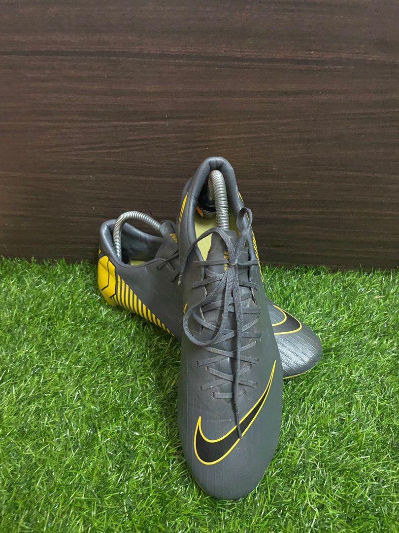 Kasut sales bola mercurial