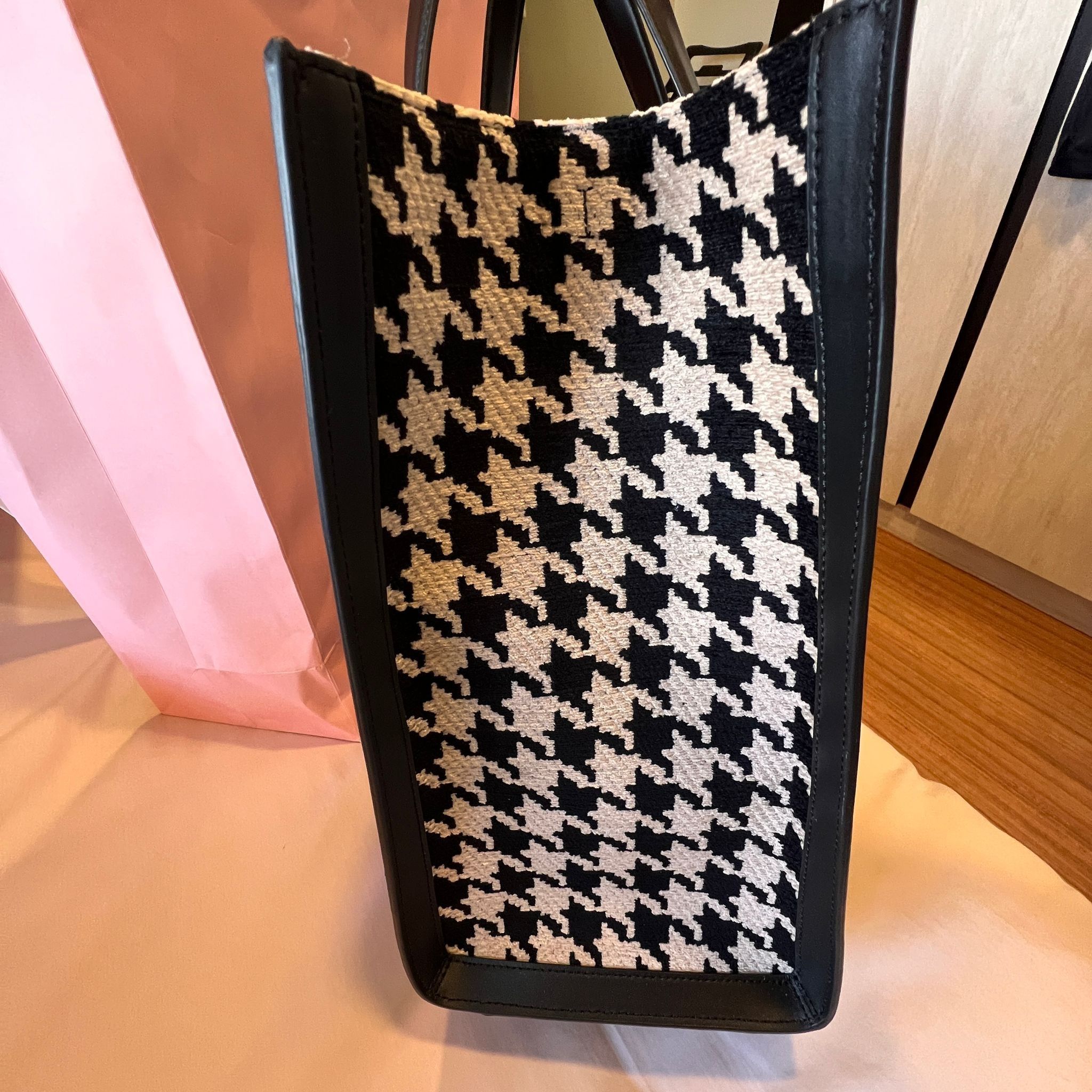 Manhattan Houndstooth Large Tote