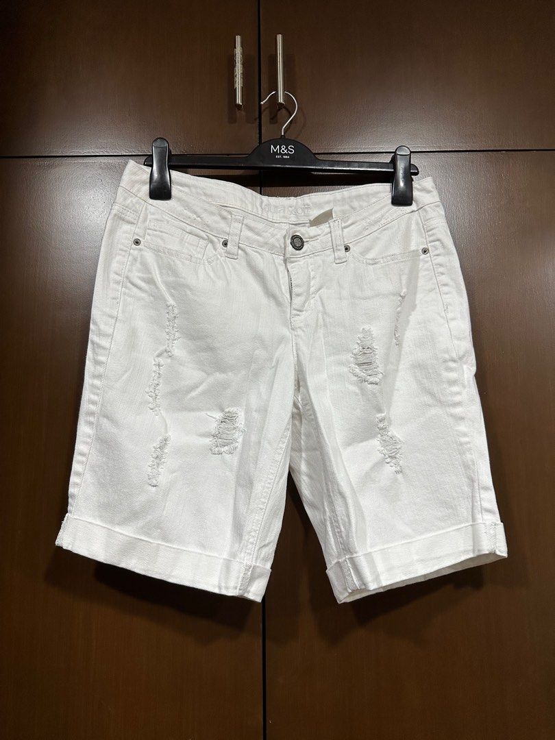Laura Scott shorts 33inch waist Women s Fashion Bottoms Shorts on Carousell