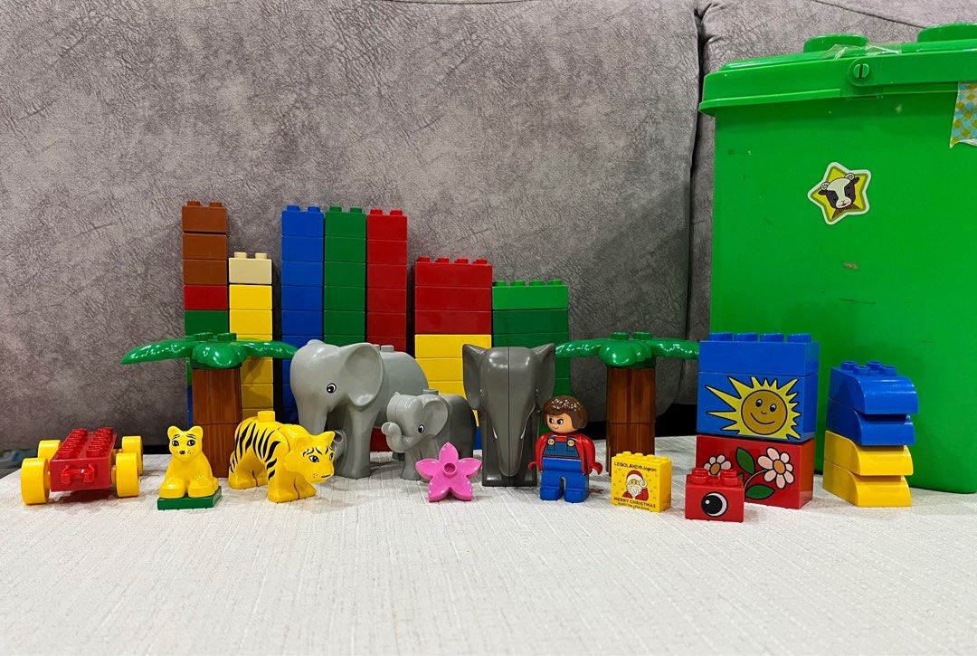 Lego Duplo mixed block with animals figures and storage bin