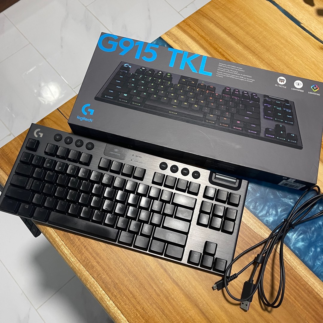 Tastiera Logitech G915 TKL di ricambio gamba / piede / supporto / piedini / inclinazione - Italia Tastiera Logitech G915 TKL di ricambio gamba / piede / supporto / piedini / inclinazione - Italia