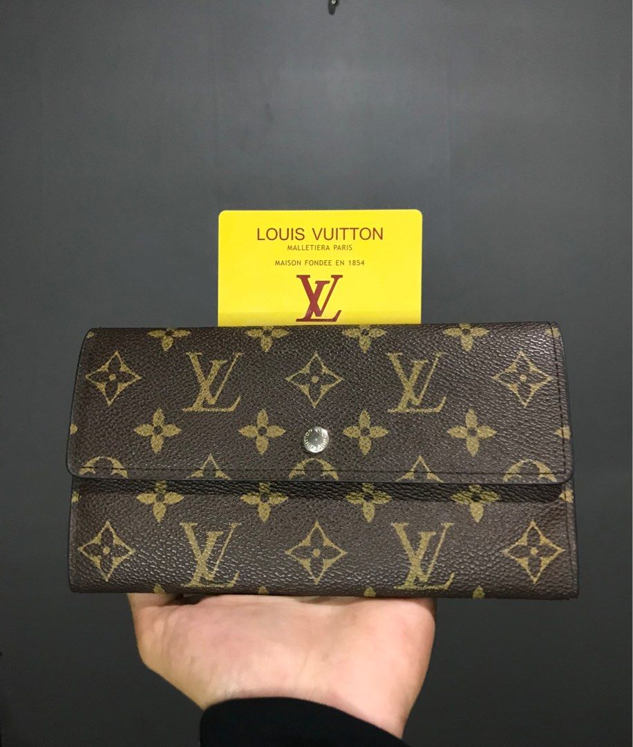 Shop Louis Vuitton PORTEFEUILLE SARAH Monogram Unisex Canvas Bi