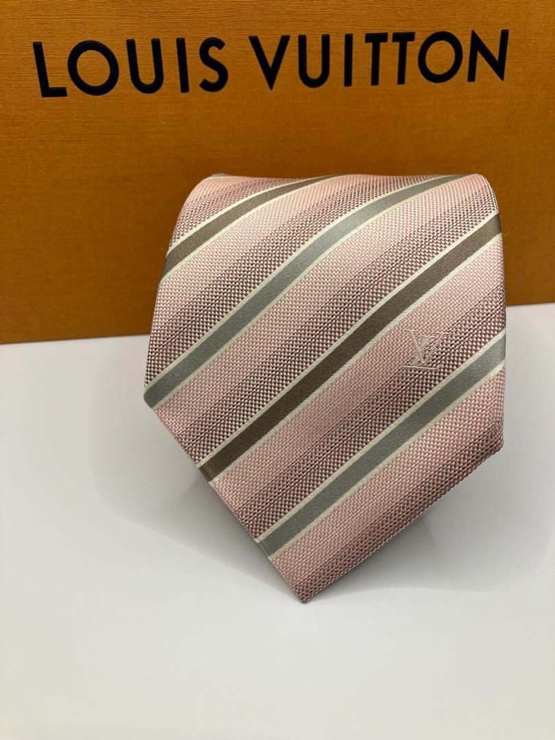 Louis Vuitton Damier Classique Tie, Men's Fashion, Watches & Accessories,  Ties on Carousell