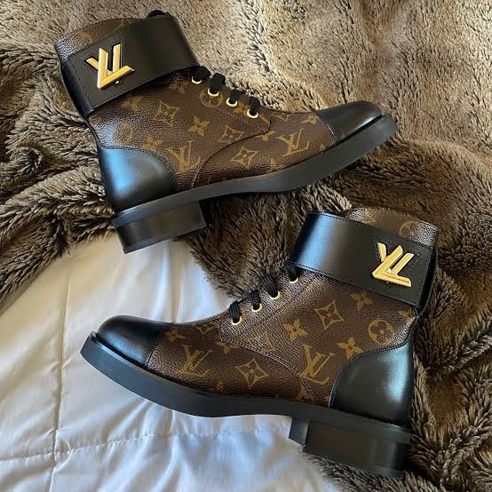 Louis Vuitton - Wonderland Flat Calfskin Ranger Boots Black 38,5