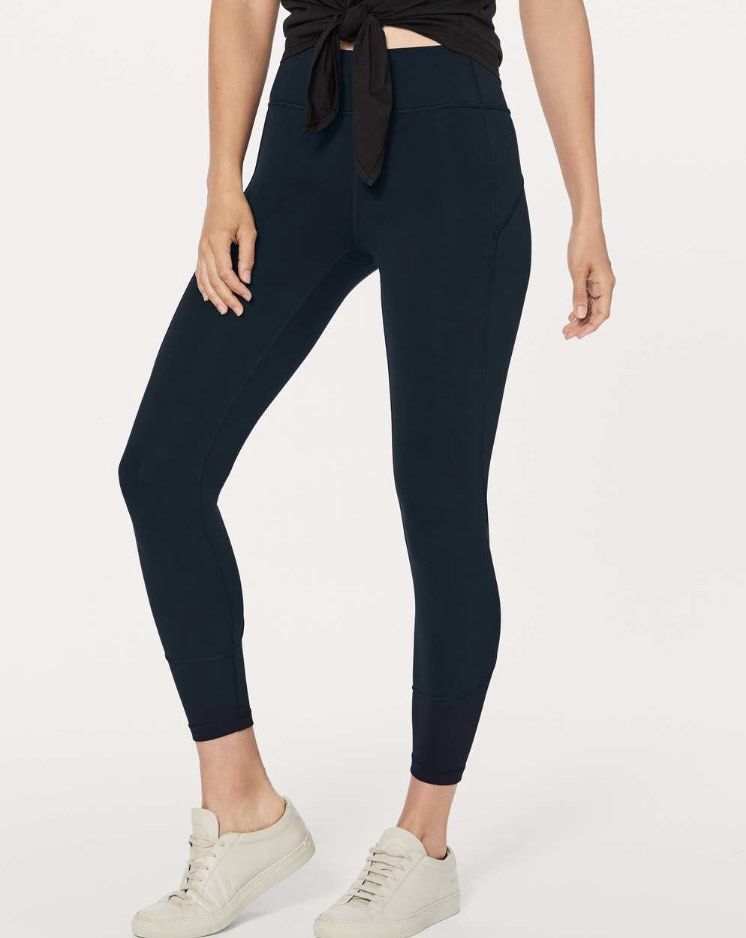 4) BNWT Lululemon In Movement Tight 25'' Chianti Size 4, Women's Fashion,  Activewear on Carousell