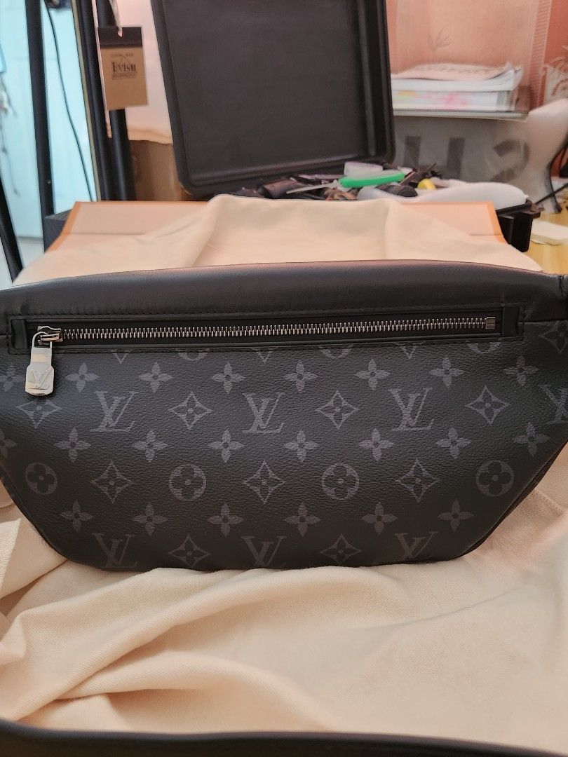 LV Bumbag in Monogram Minor Wear Comes with box, dust bag, and