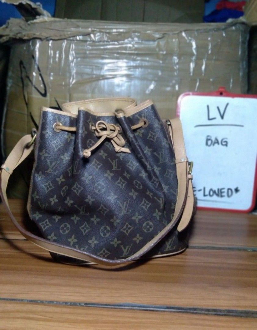 RUSH‼ LV NOE BUCKET BAG (Category: Luxury Bags & Wallets) located in General Tinio. Submitted by hongkongapparel (Listing ID 1255861402, Image 1). Description: AUTHENTIC LV BAG I'm selling my college bag LV😍 LEATHER IS GOODS, NO SCRATCH. MAS MAKINIS PA SAKIN💙 STRICTLY PAYMENT FIRST‼ BUYER WILL SHOULDER THE SHIPPING FEE🌸 FIXED PRICE* NO RETURN, NO EXCHANGE POLICY ALL ITEMS‼ MOP: ✅ GCASH ✅BANK TRANSFER (BDO) ✅REMITTANCE.