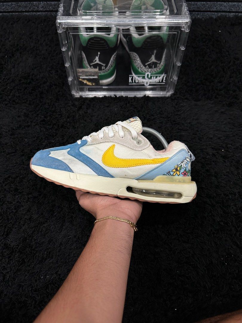 Nike Air Max Dawn (Category: Sneakers) located in Davao. Submitted by connected082 (Listing ID 1255834429, Image 2). Description: Size 9.5us / 27.5cm Excellent condition .