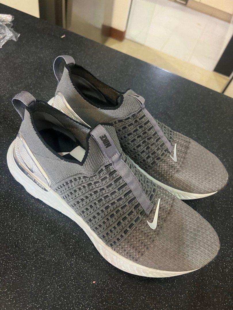 newest nike mens sneakers