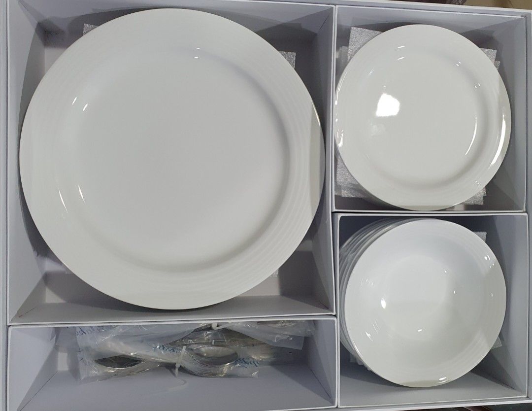 Top Quality Bone China Crockery in Dinnerware Set of 56 Luxury Dinner  Service Combination Tableware for