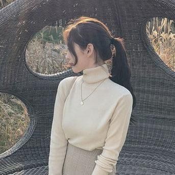 White best sale turtleneck blouse