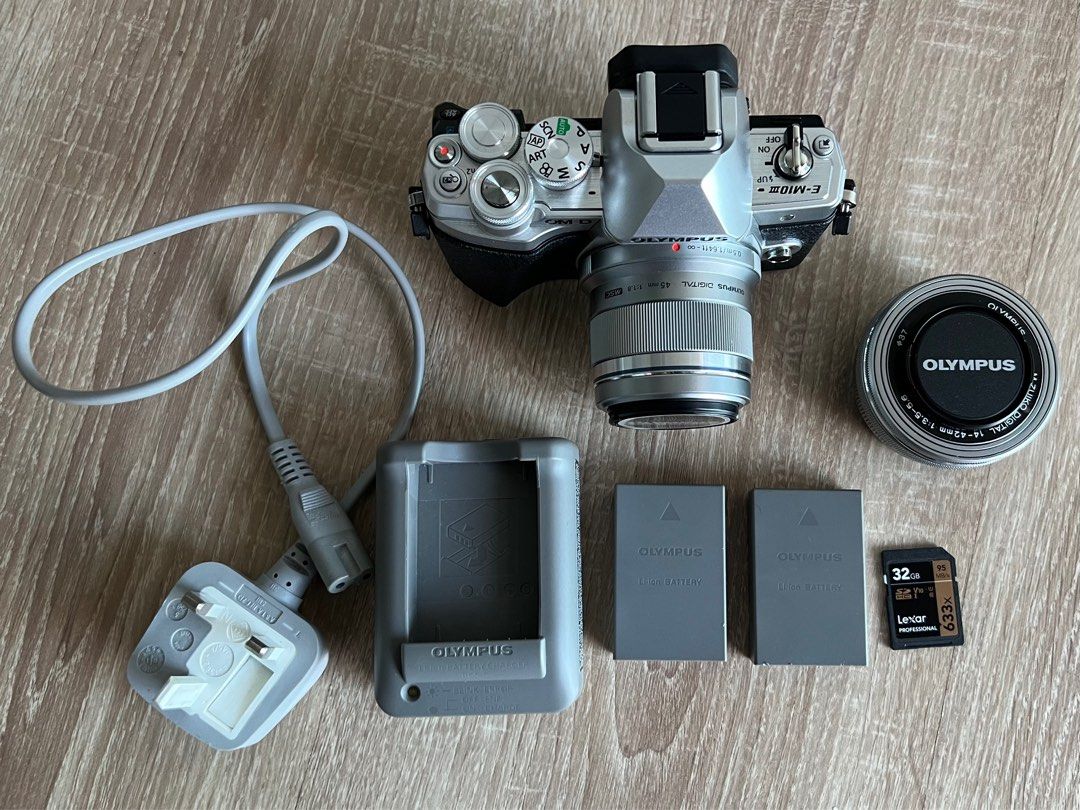 Olympus OM-D E-M10 Mark III Mirrorless Camera With M.Zuiko Digital 45mm  f1.8 Lens