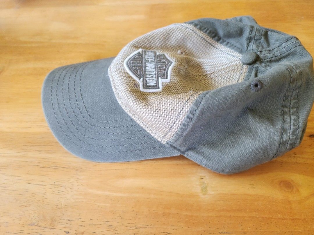 Original pre-loved Harley Davidson Singapore cycle cap (Category: Caps & Hats) located in Antipolo. Submitted by saslbs (Listing ID 1255866137, Image 2). Description: Original pre-loved Harley Davidson motor cycle cap Singapore in good condition. 2.5k. Payment thru g-cash. Delivery thru Lbc or lalamove care of buyer..