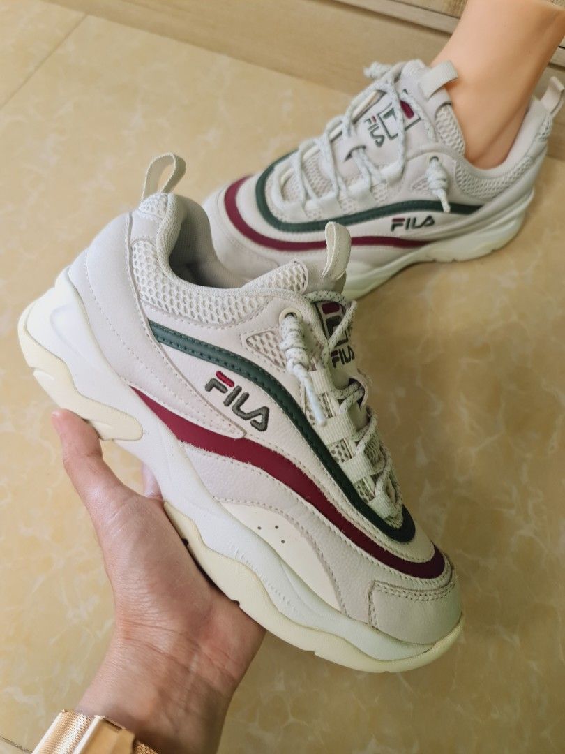 Original fila sneakers sales