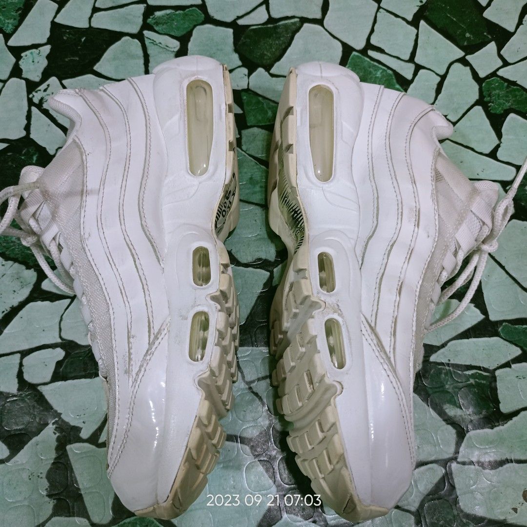 Preloved Women's Retro Sneakers Airmax 95. Searchable code 307960