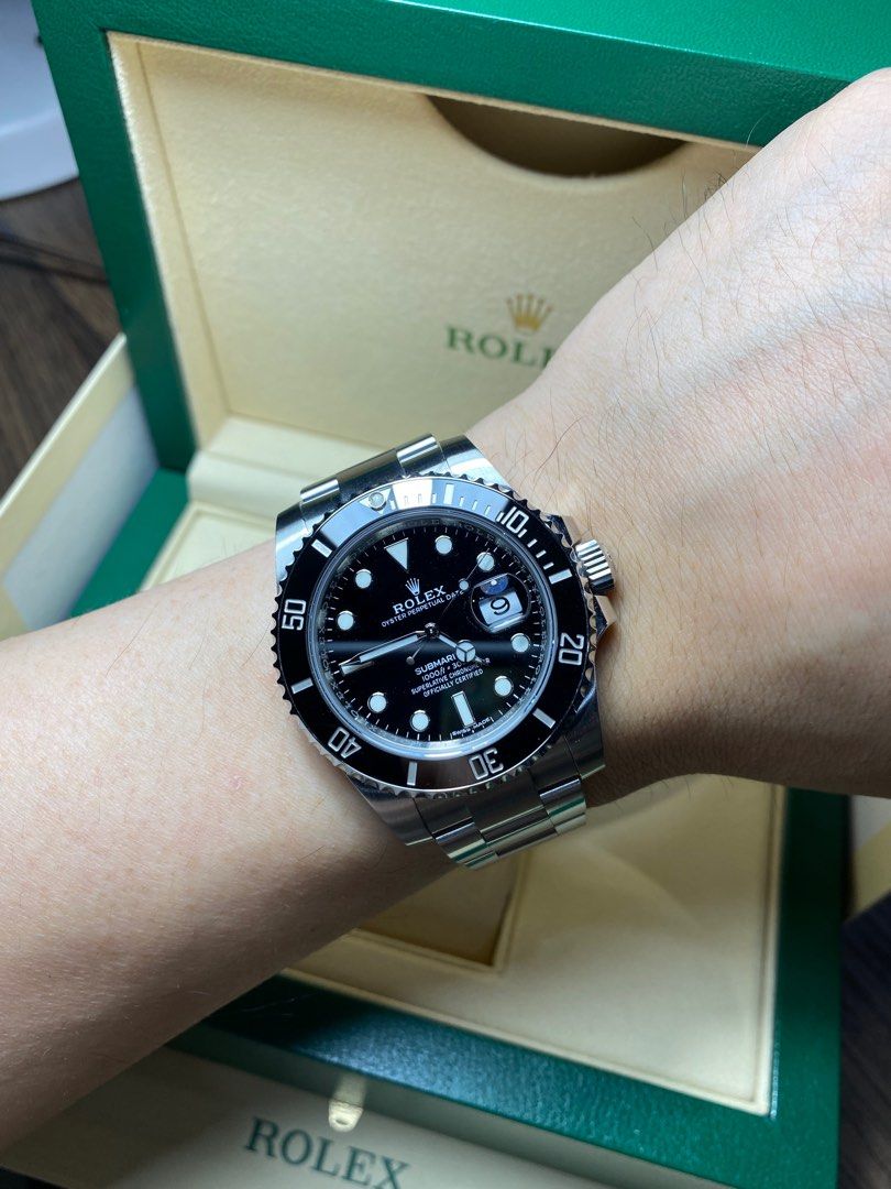 Rolex submariner yellow online gold black dial 8987