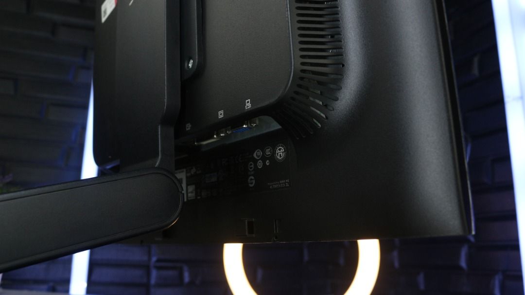 ROTATABLE IPS MONITOR 19