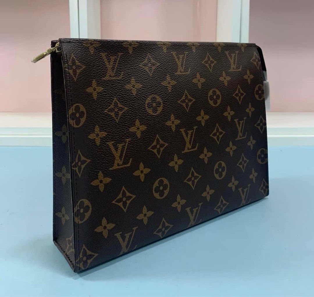 Louis Vuitton Belt Bag, Men's Fashion, Bags, Belt bags, Clutches and  Pouches on Carousell