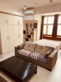 RUSH SALE & GOOD DEAL! Fully-Furnished Premium Studio Corner Unit in Twin Oaks Place, Mandaluyong City!