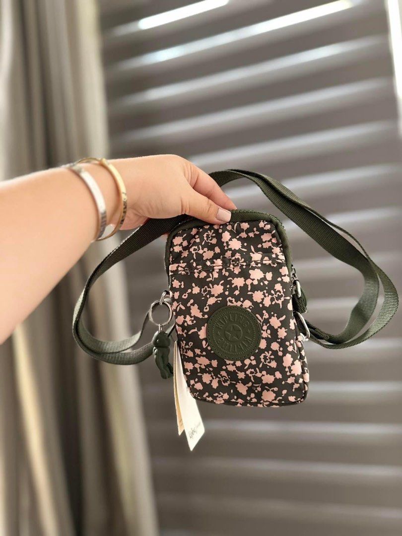 RUSH SALE!! ORIGINAL KIPLING PHONE HOLDER BAG (Category: Cross-body Bags) located in Quezon City. Submitted by cutesymask (Listing ID 1255784808, Image 1). Description: -ORIGINAL KIPLING BAG -super handy for everyday ba.