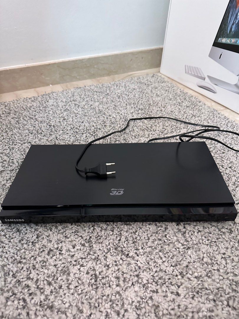 Samsung BDD5500 3D Bluray Disc Player (Black), TV & Home Appliances