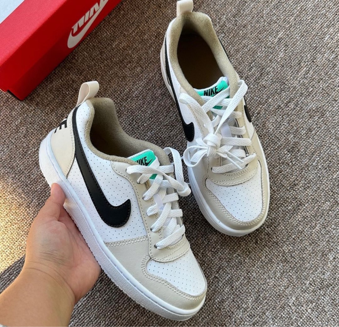 Nike on sale court beige