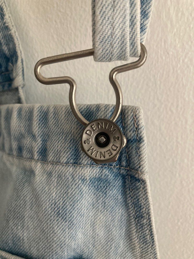 Short Dungarees/ Jumper Shorts (Category: Jumpsuits) located in Cainta. Submitted by trix.trading (Listing ID 1255851478, Image 3). Description: lightly used best fits medium to large .