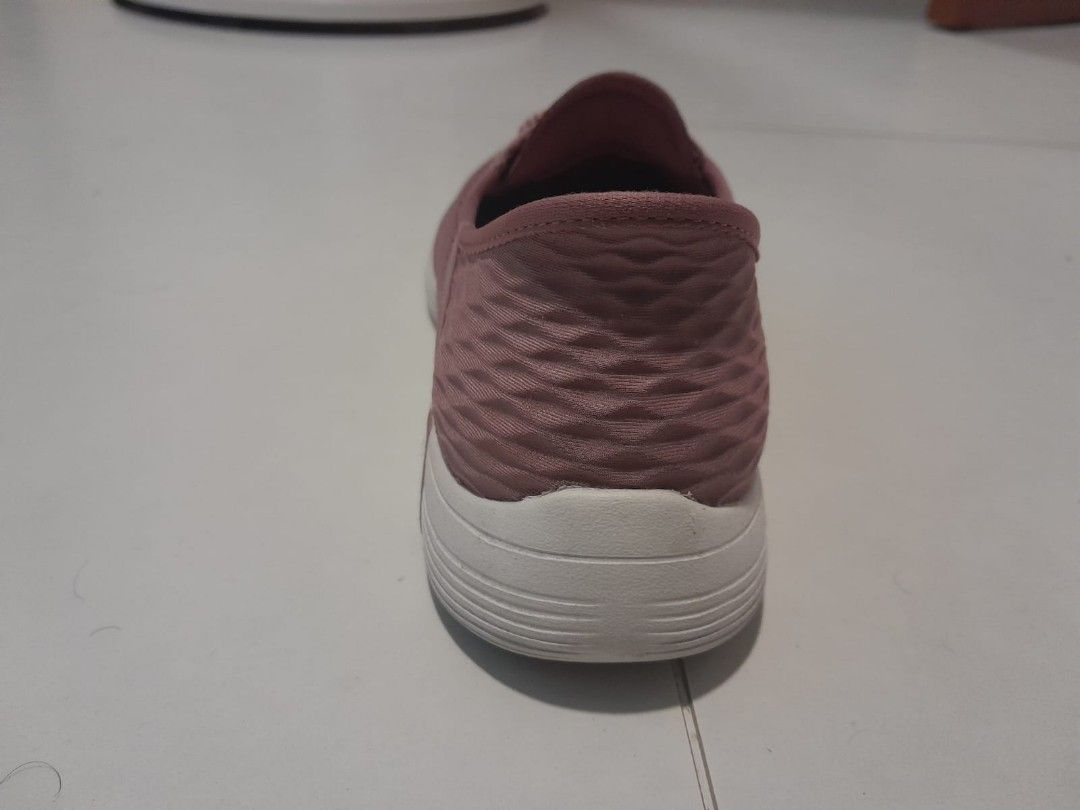 Skechers you define devotion online