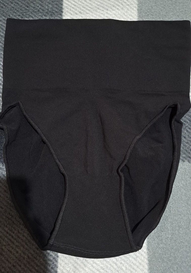 SKIMS Core Control Brief, Women's Fashion, Undergarments & Loungewear