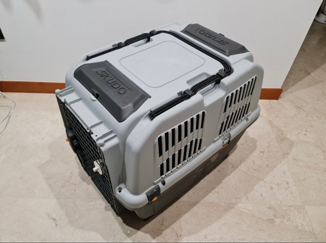 Skudo 5 dog crate, Pet Supplies, Homes & Other Pet Accessories on Carousell
