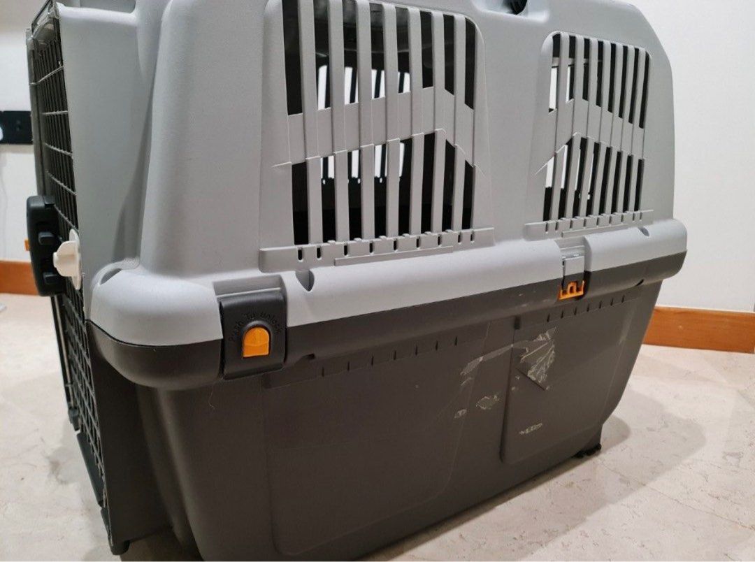 Skudo 5 dog crate, Pet Supplies, Homes & Other Pet Accessories on Carousell