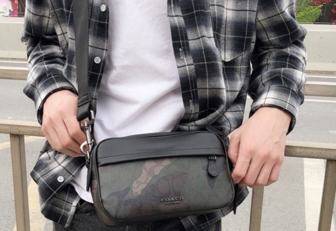 Graham tote best sale with camo print