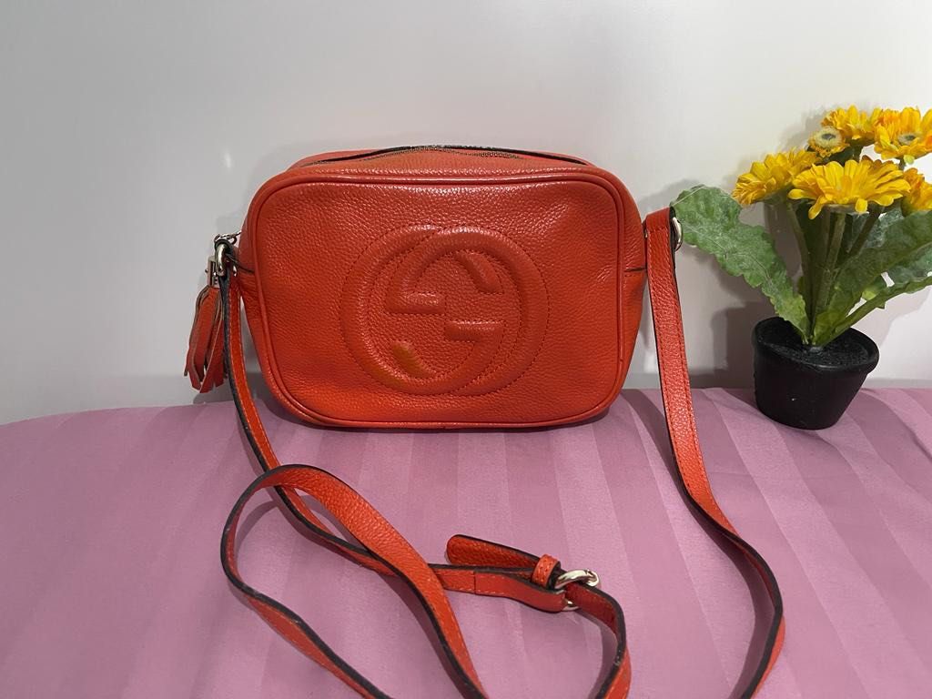 Gucci soho sling best sale bag original