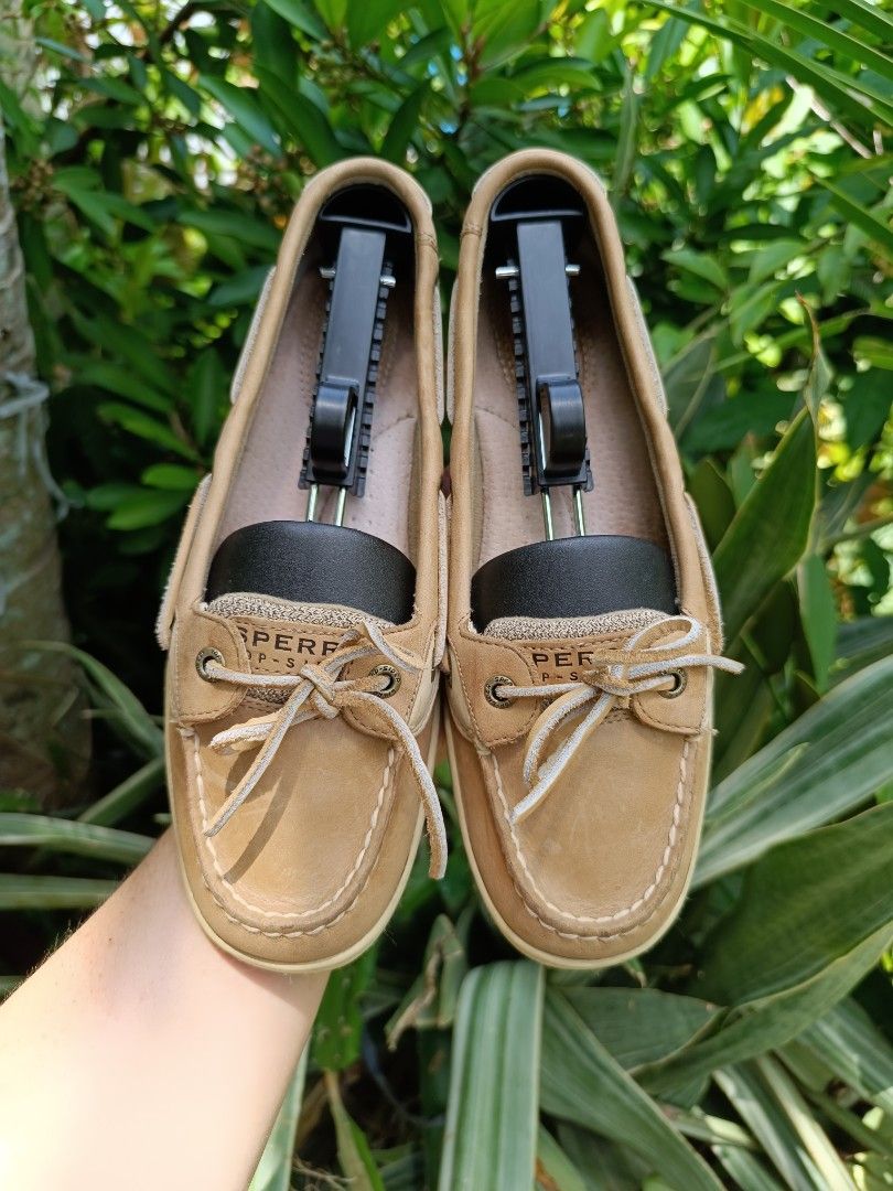 Light tan sperrys hotsell
