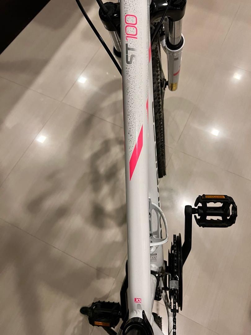 ST 100 Rockrider XS Decathlon Bike free kick stand and bike lock