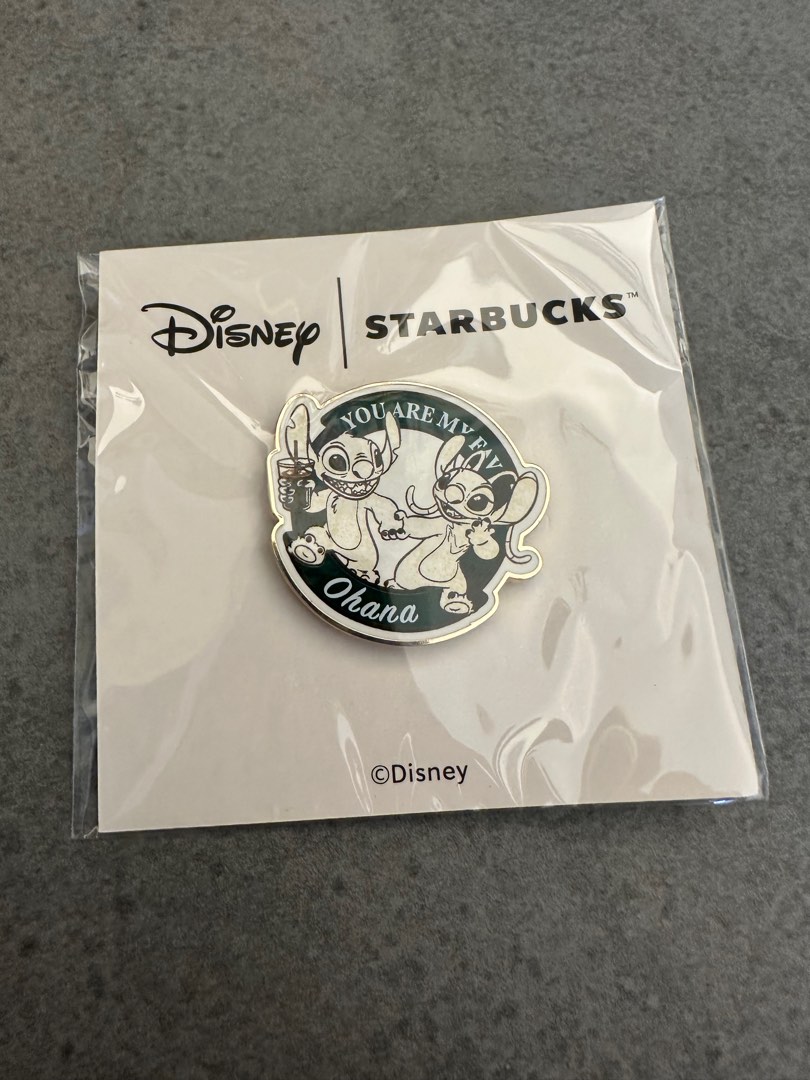 Starbucks Disney Stitch limited edition pin 限量版史迪仔襟章, 興趣及遊戲, 玩具 & 遊戲類 ...