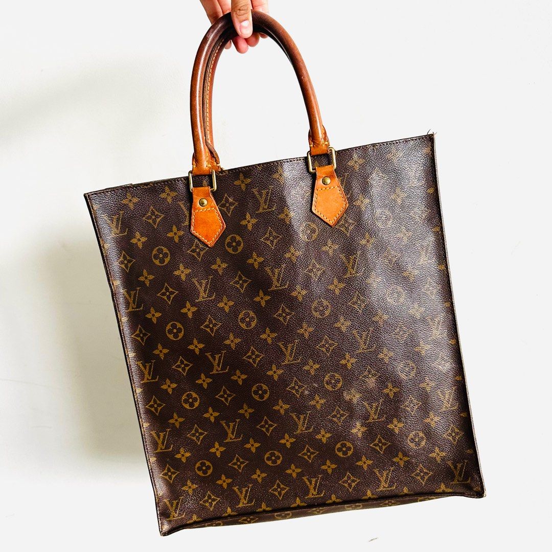 LOUIS VUITTON Sac Plat Tote GM, Luxury, Bags & Wallets on Carousell
