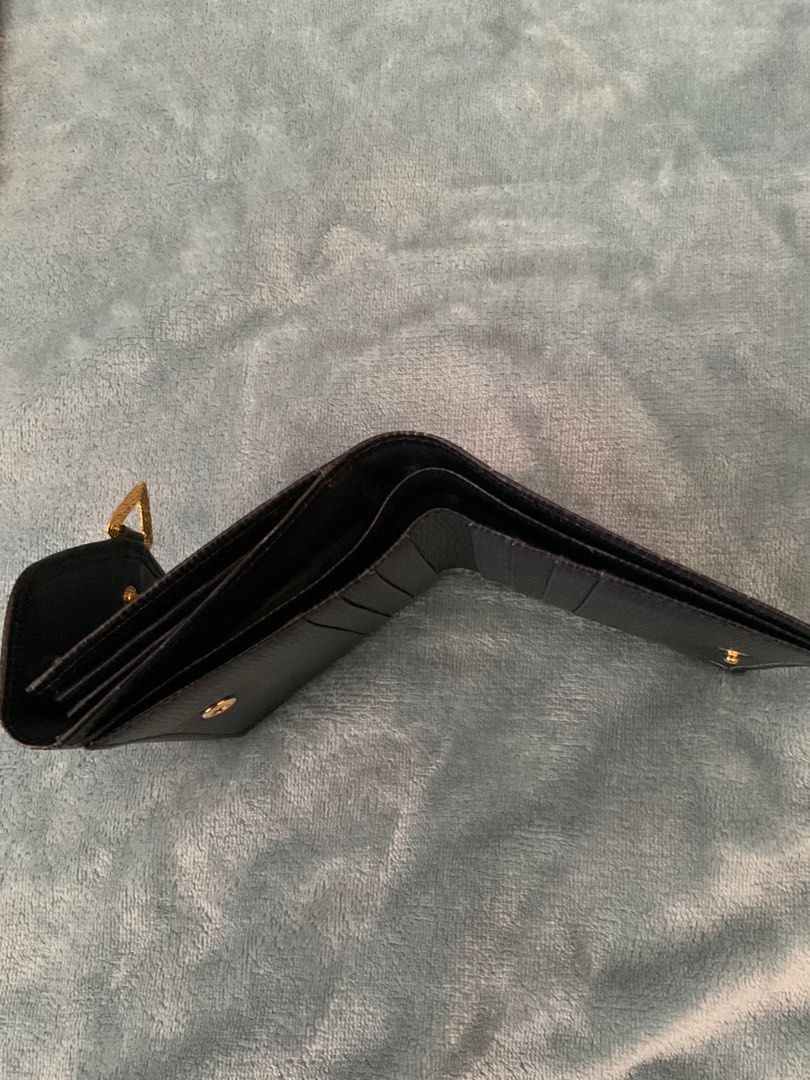 Ungaro wallet (Category: Purses & Pouches) located in Bulacan. Submitted by minimalistinsaturn (Listing ID 1255809692, Image 3). Description: +sf.