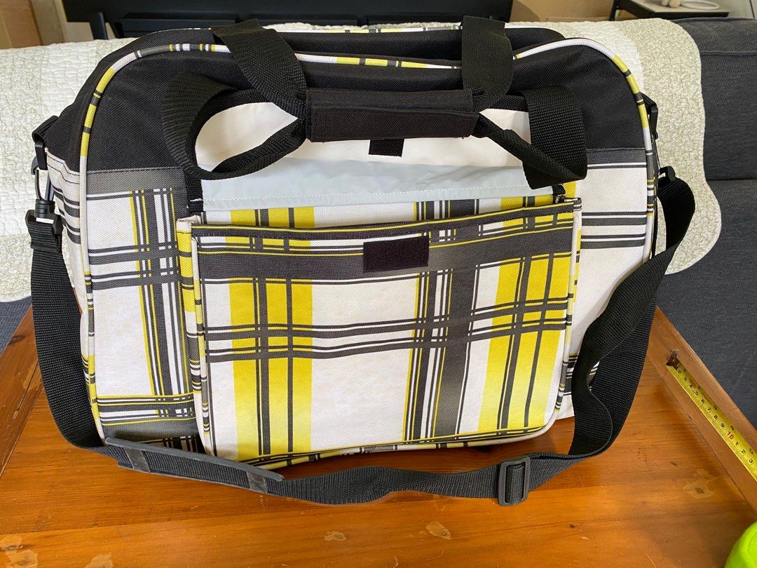 Casual cargo hotsell bag thirty one