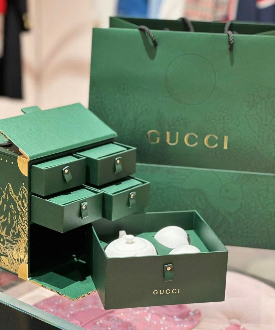 Gucci mooncake 月餅（box wz tea set only , no mooncake ), 傢俬