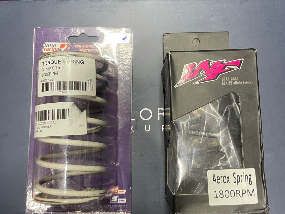 Torque Spring (Category: Motorcycle Accessories) located in Singapore. Submitted by birdflyaway (Listing ID 1255930039, Image 1). Description: $25 for both Left- Daytona 1200rpm (USED) Right- WF Racing 1800rpm (NEW).