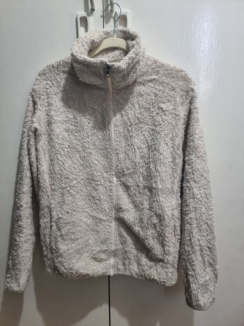 UNIQLO faux fur jacket Women s Fashion Coats Jackets and Outerwear on Carousell