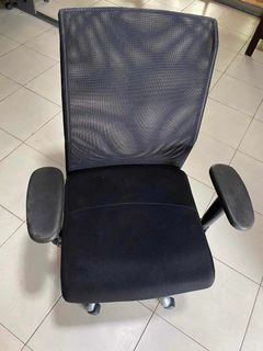 USED SWIVEL CHAIRS/OFFICE CHAIRS
